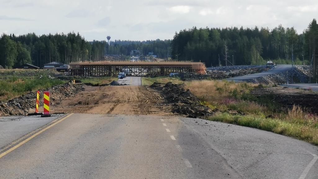 Keskiviikkona 11.11. otetaan käyttöön Juvan Nuutilanmäen ja Kilpolan tulevien eritasoliittymien välisellä tieosuudella liikenteelle n. kolme kilometriä uutta Viitostietä. Uudella tiellä liikenne kulkee nelikaistaisena, nopeusrajoituksen ollessa 80 km/h.