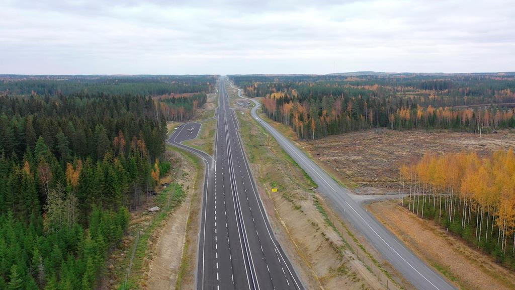 Vuonna 2018 aloitettu rakennushanke viitostien parantamiseksi Mikkelin ja Juvan välillä valmistuu. Tie otetaan kokonaisuudessaan liikenteelle torstaina 14.10.2021. Työt Nuutilanmäen ja Juvan välisellä osuudella on saatu valmiiksi kuluneen syksyn aikana ja liikenne pääsee kulkemaan uutta, turvallista ja sujuvaa tietä pitkin. Ajoaika Mikkelin ja Juvan välillä lyhenee ajonopeuden noustessa sataan kilometriin tunnissa. Sujuvuuden lisäksi tieosuuden valmistumisen myötä myös liikenneturvallisuus paranee.