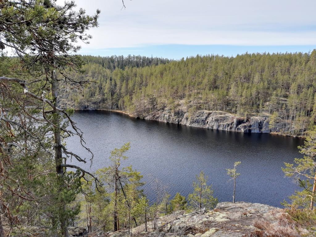 Unescon hallintoneuvosto on myöntänyt Saimaa Geoparkille UNESCO Global Geopark (UGG) – statuksen. Asiasta tiedotetaan tänään torstaina 22.4.2021 klo 15 Suomen aikaa Pariisissa. Juvalta geoparkissa on mukana yhteensä kahdeksan kohdetta.