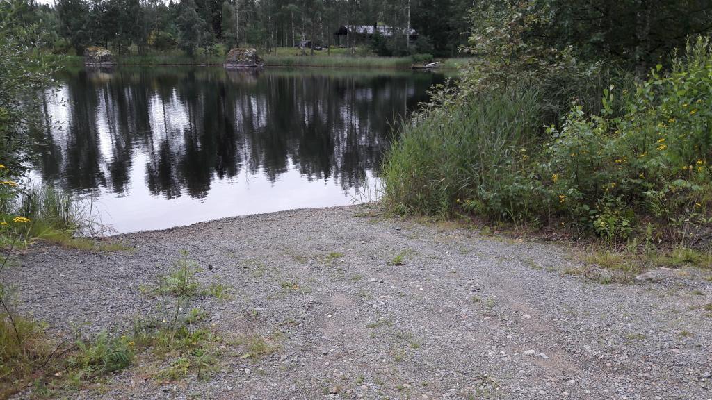 Veneenlaskuluiska Siikakoskella Saimaan rannalla