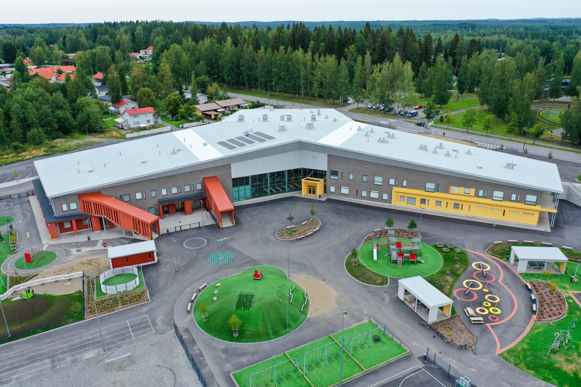Valintaraati kutsuu haastatteluun kuusi hakijaa.