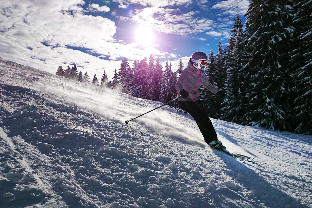 Essoten ohjeita turvallisen hiihtoloman viettoon korona huomioiden. Hiihtolomaa vietetään 1. - 7.3.2021.